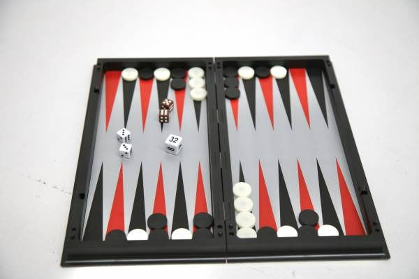 3-in-1-Magnetic-Chess-Checkers-and-Backgammon-Foldable-Board_3