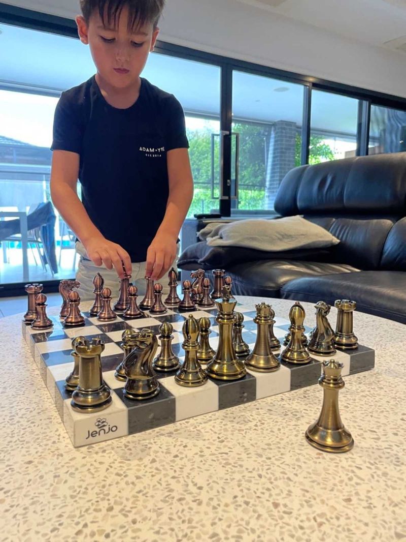 Chess-Marble-Board-wResin-Pieces_4
