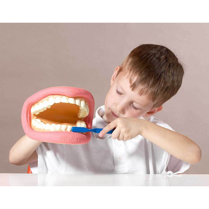 giant_teeth.jpg