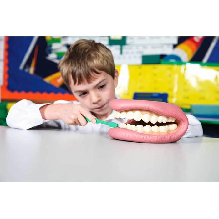 giant_teeth_2.jpg