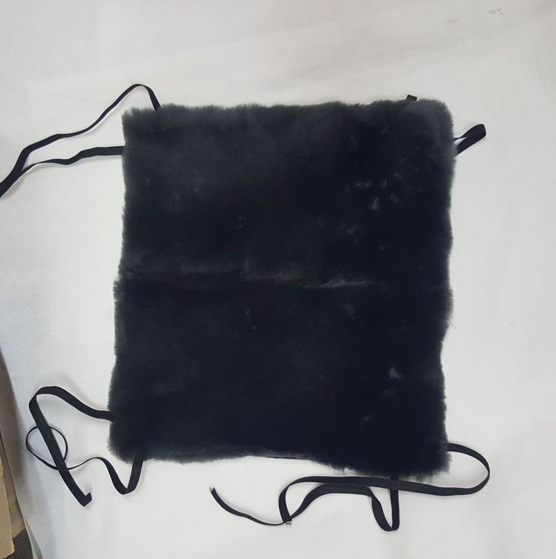 Black-colour-Regular-Temperature-washable-Medical-Sheepskin-seat-pad-with-ties.jpg