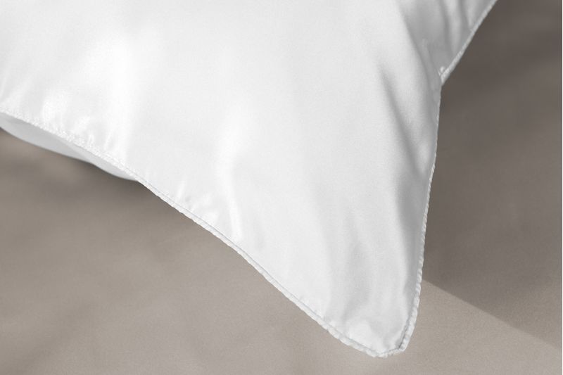 ARDOR-SILK-PILLOWCASE-WHITE-DETAIL-01-jpg
