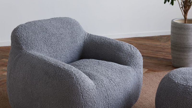 I-AM-FAKE-BOUCLE-CLOSE-UP-GREY-scaled-jpg