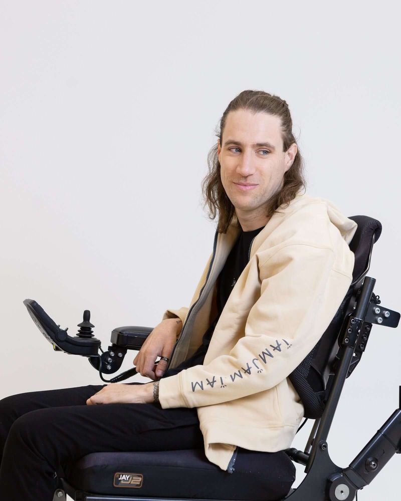Magnetic Hoodie - Chooze – The Seriously Good Care Product Portal