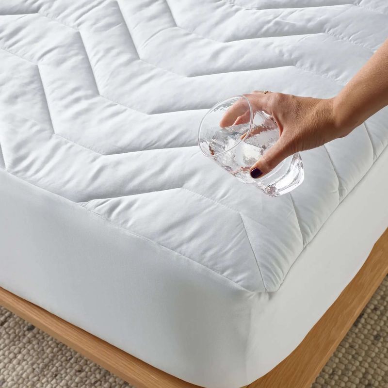 waterproof_bamboo_mattress_protector_1.webp