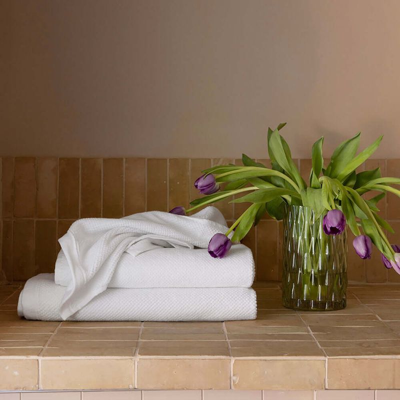BAANGFWWHI_AngoveTowel_FaceWasher_White_LIF_1000_3.jpg