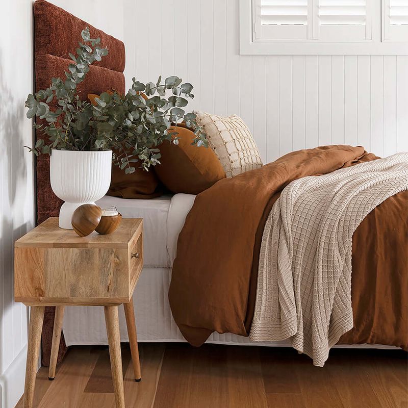 BRLQCSHAZD_LinenQuiltCoverSet_Hazel_LIF_web_b.jpg