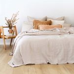 BRLQCS-PEB_FrenchLinenQuiltCoverSet_Pebble_LIF_web_a_p.jpg