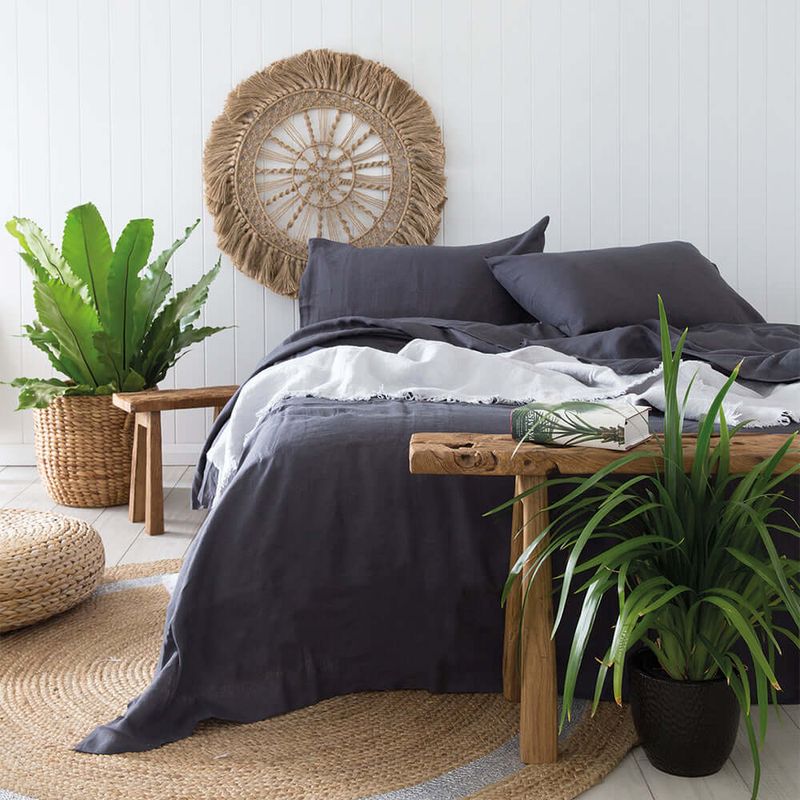 BR17LSSQCHA_LinenSheetlSet_Charcoal_LIF_print.jpg
