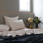 UPBLQCHR_UltraplushBlankets_Charcoal_LIF_web_a.jpg