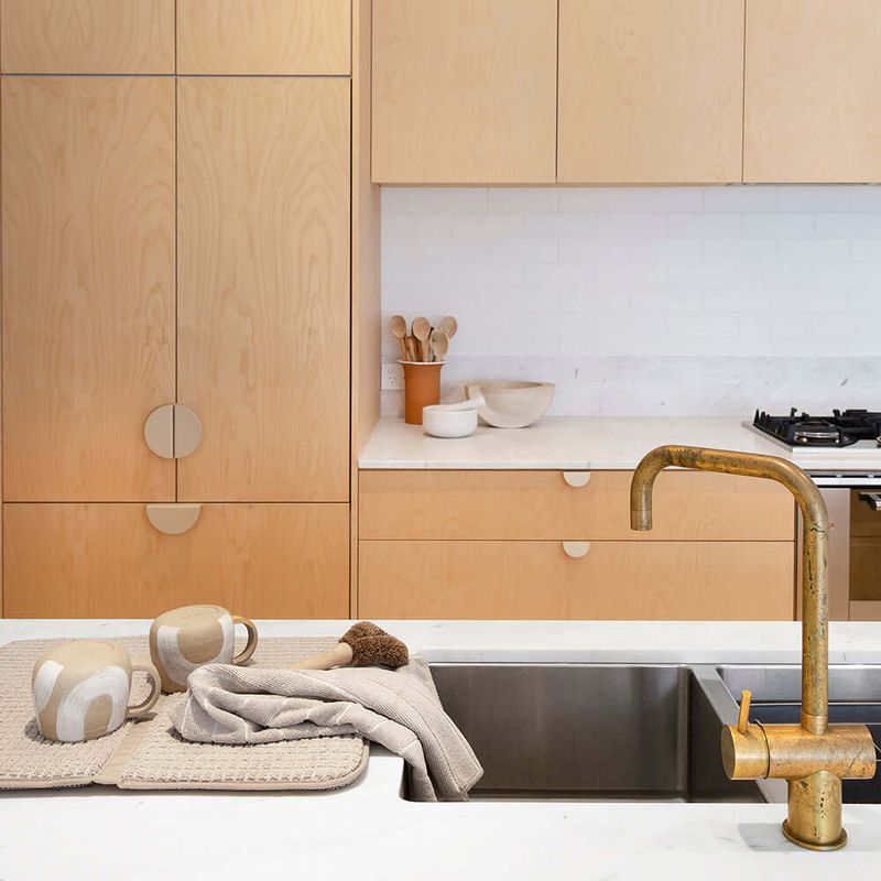 MFKTTSMOC_MicrofibreKitchenTowel_3Pack_mocha_LIF_web_a.jpg
