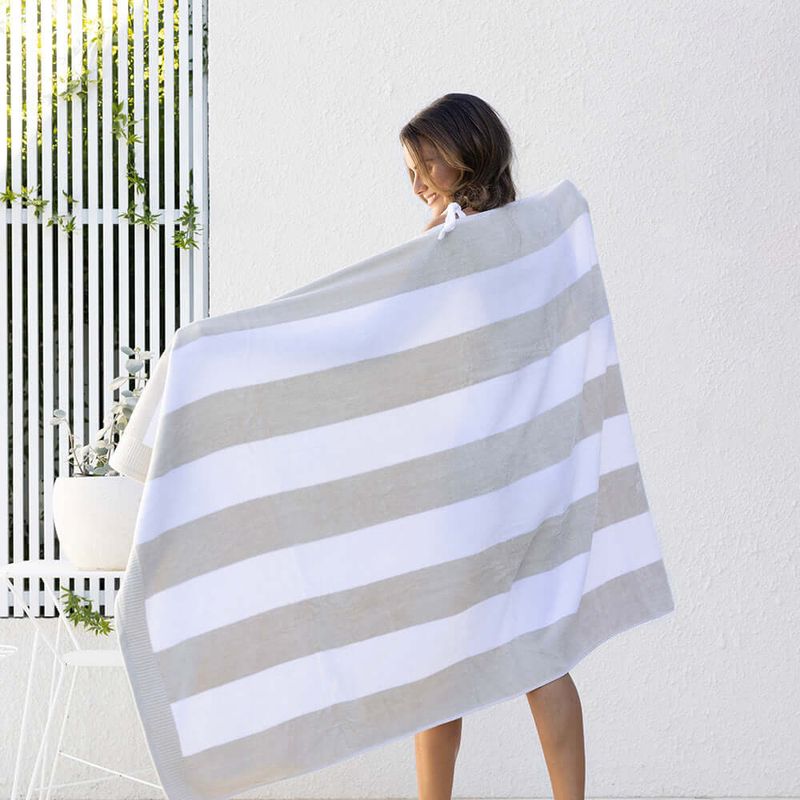 BBCCSBTPEB_EgyptianCottonBeachTowel_ClassicStripe_Pebble_LIF_web_b.jpg